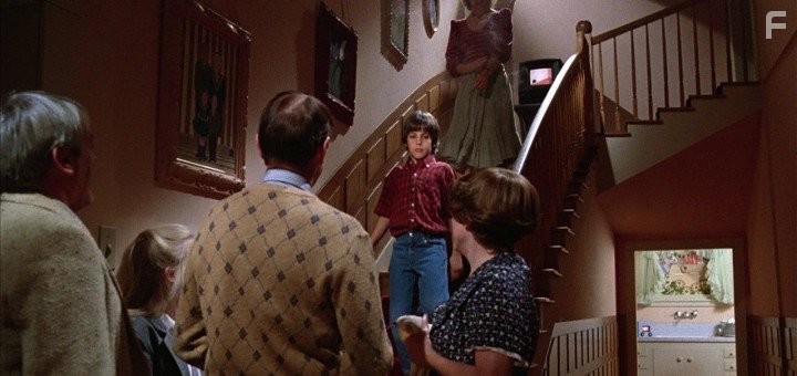 Kathleen Quinlan, Kevin McCarthy, Nancy Cartwright, Patricia Barry, Jeremy Licht, and William Schallert in Сумеречная зона (1983)