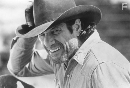 Fred Ward in Дрожь земли 2: Повторный удар (1996)