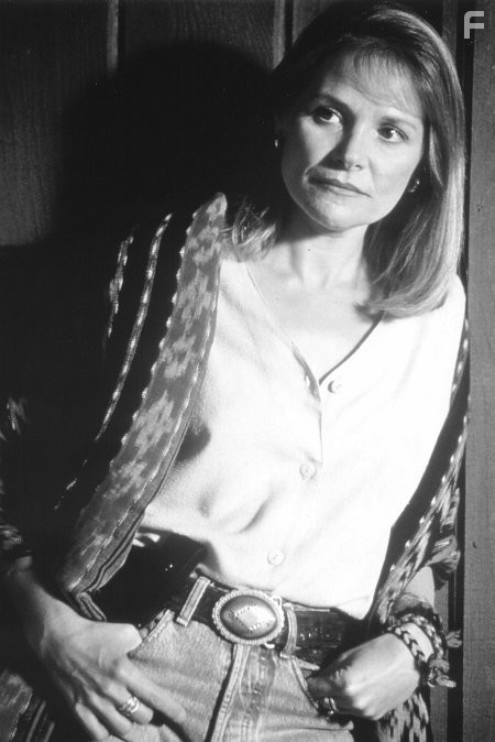 Helen Shaver in Дрожь земли 2: Повторный удар (1996)