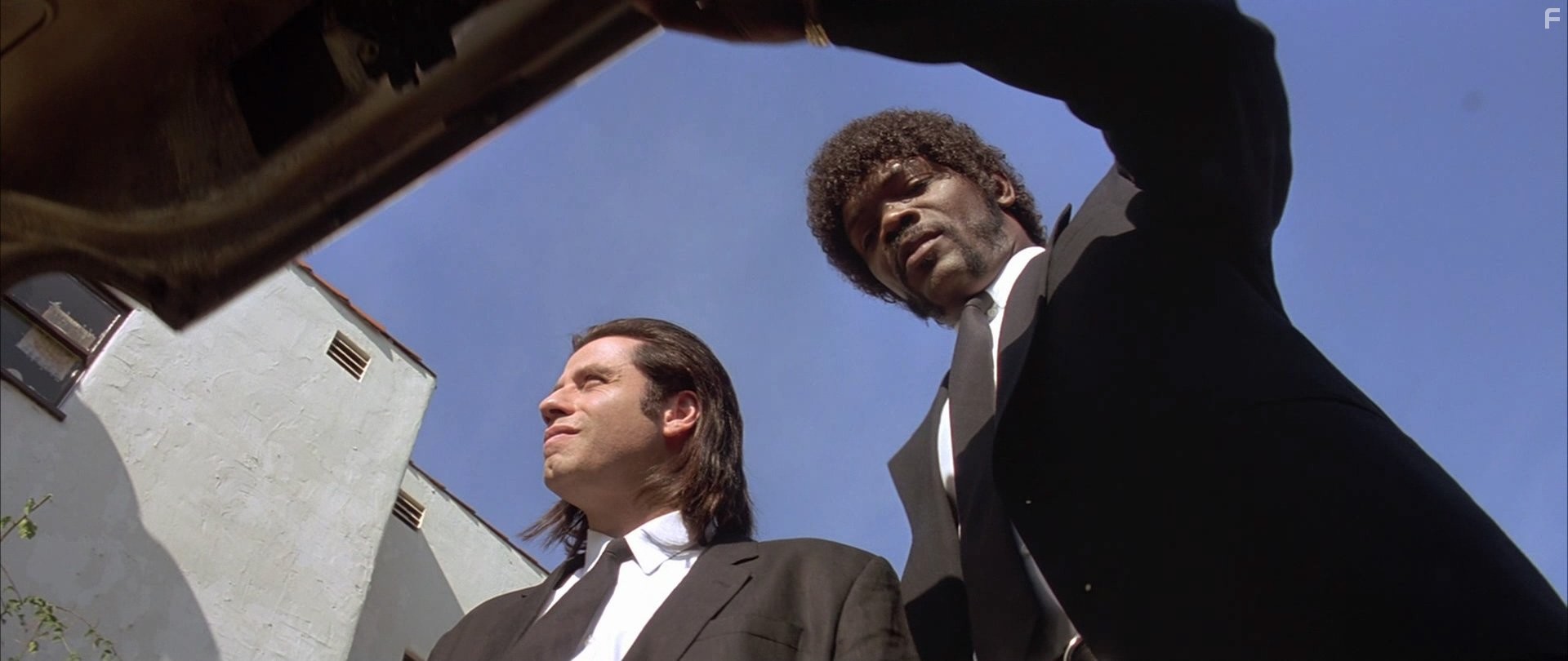 Samuel L. Jackson and John Travolta in Криминальное чтиво (1994)