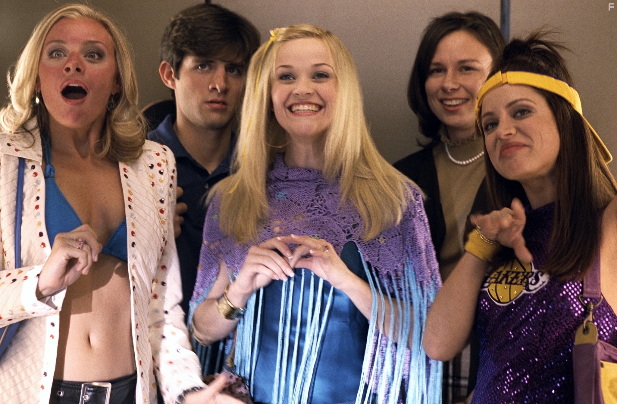 Reese Witherspoon, Jessica Cauffiel, Alanna Ubach, Mary Lynn Rajskub, and J Barton in Блондинка в законе 2 (2003)