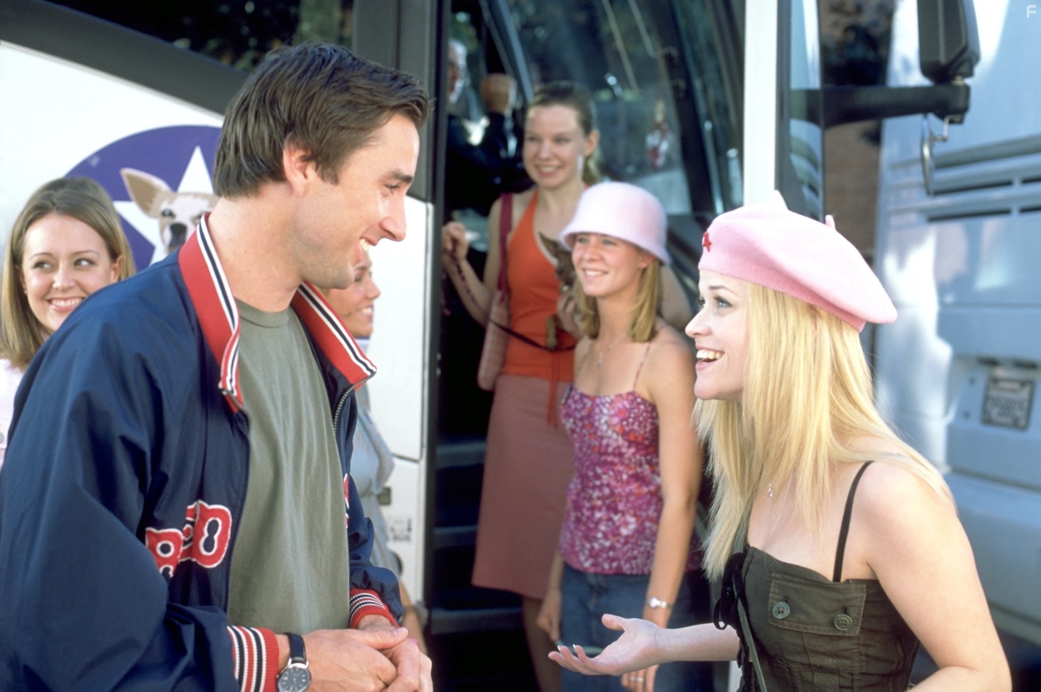 Reese Witherspoon and Luke Wilson in Блондинка в законе 2 (2003)