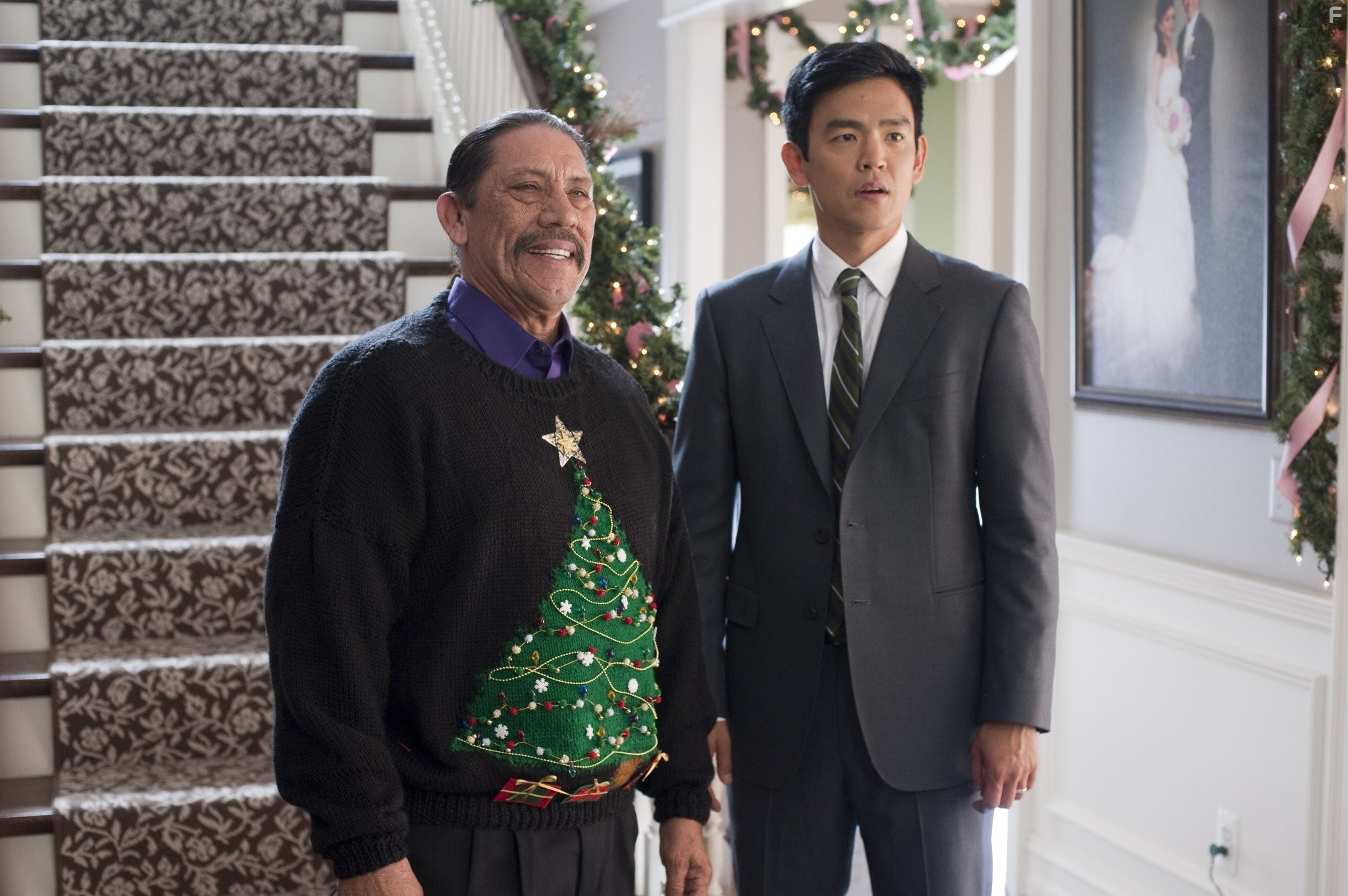 Danny Trejo and John Cho in Убойное Рождество Гарольда и Кумара (2011)