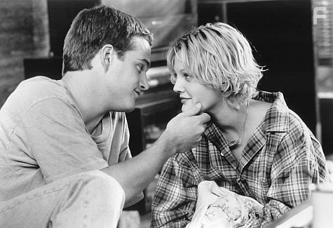 Drew Barrymore and Chris O'Donnell in Дикая любовь (1995)