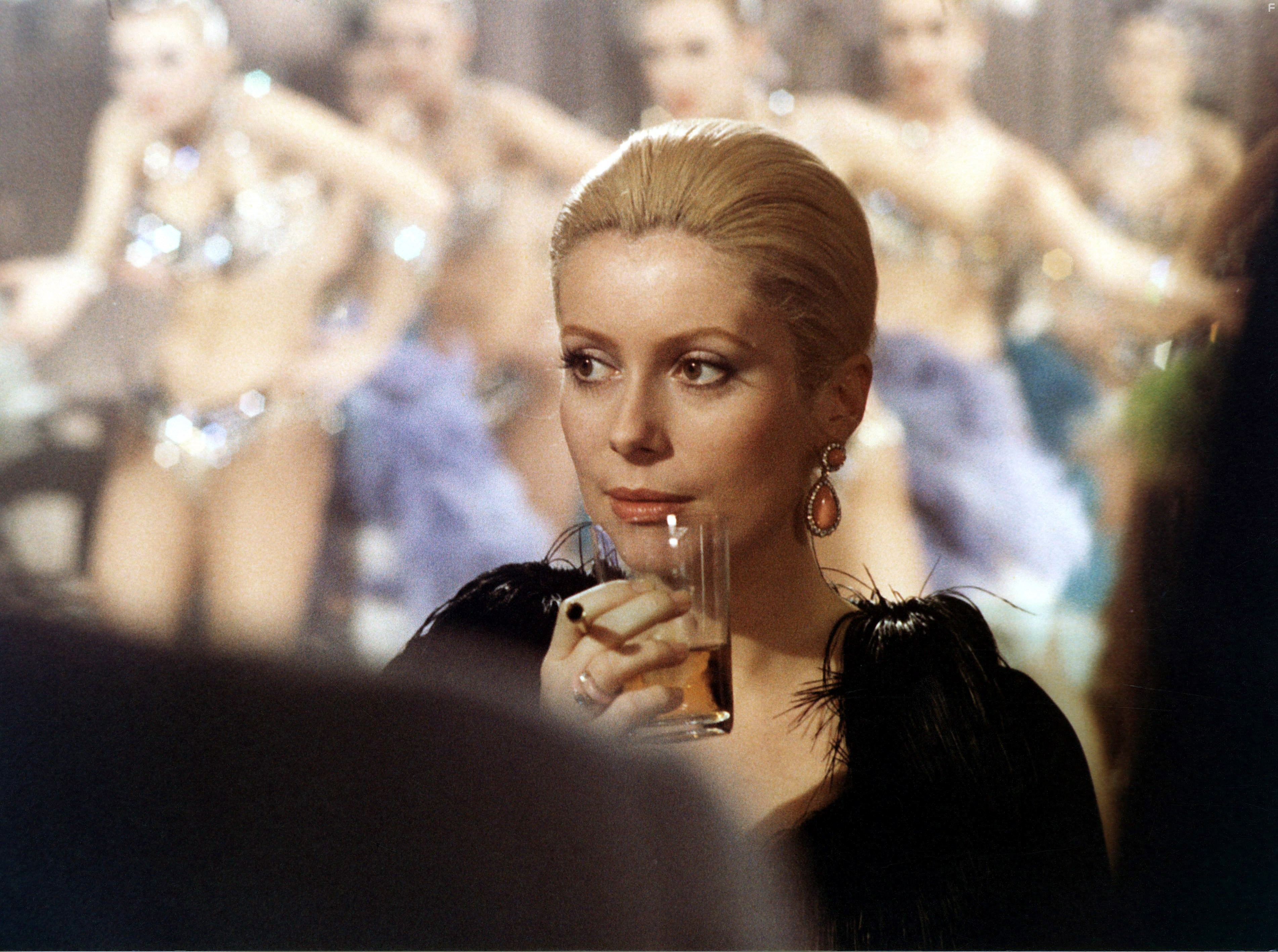Catherine Deneuve in Шпик (1972)