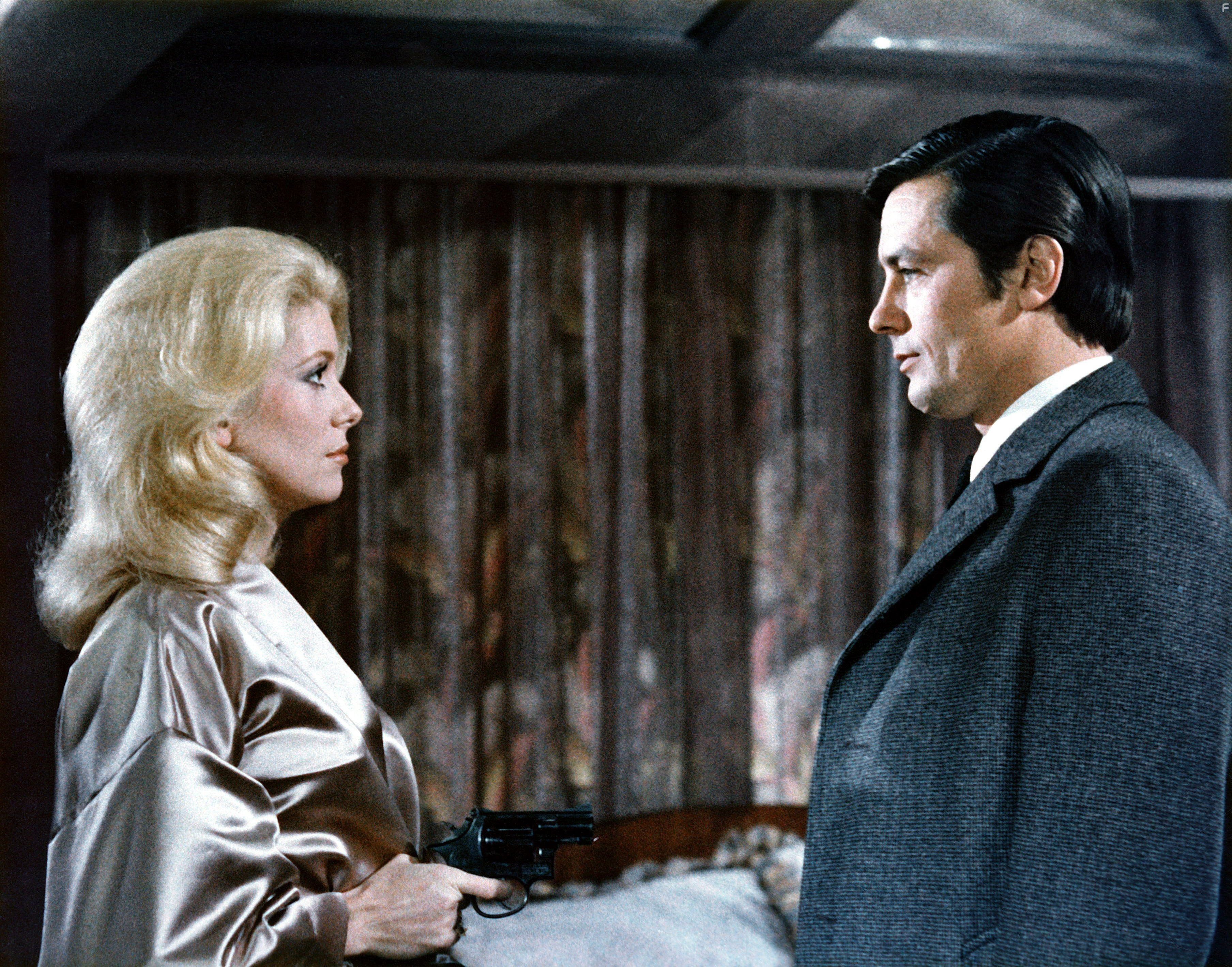 Catherine Deneuve and Alain Delon in Шпик (1972)