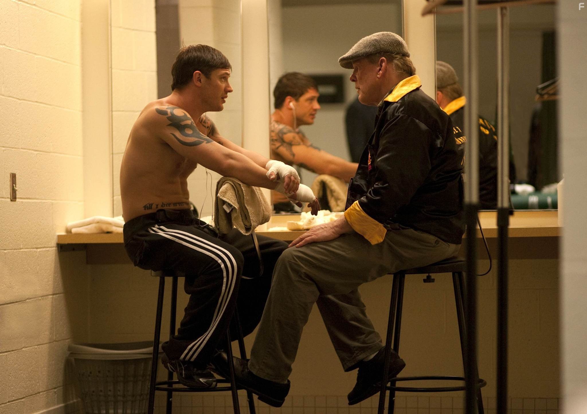 Nick Nolte and Tom Hardy in Воин (2011)