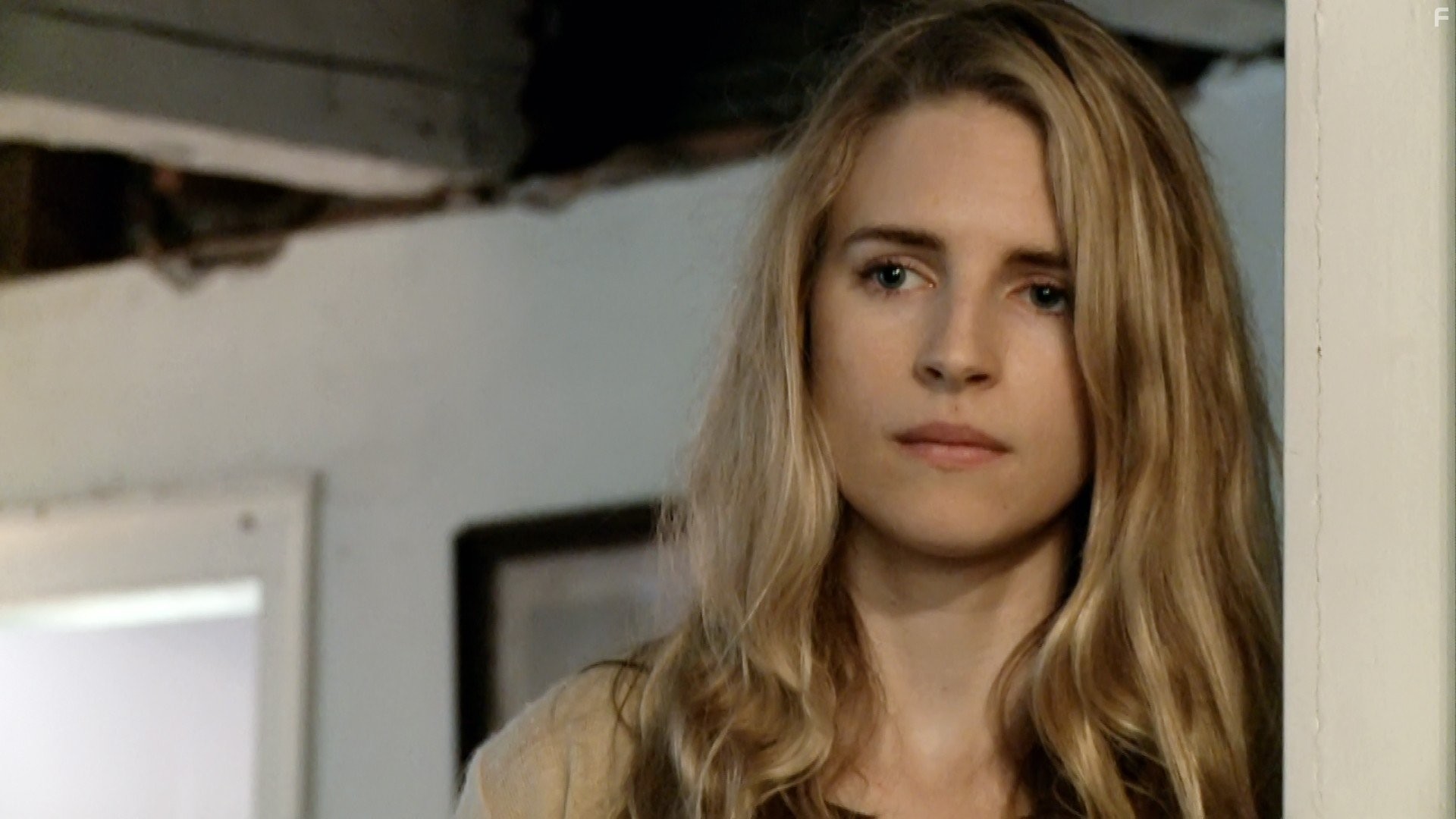 Brit Marling in Другая Земля (2011)
