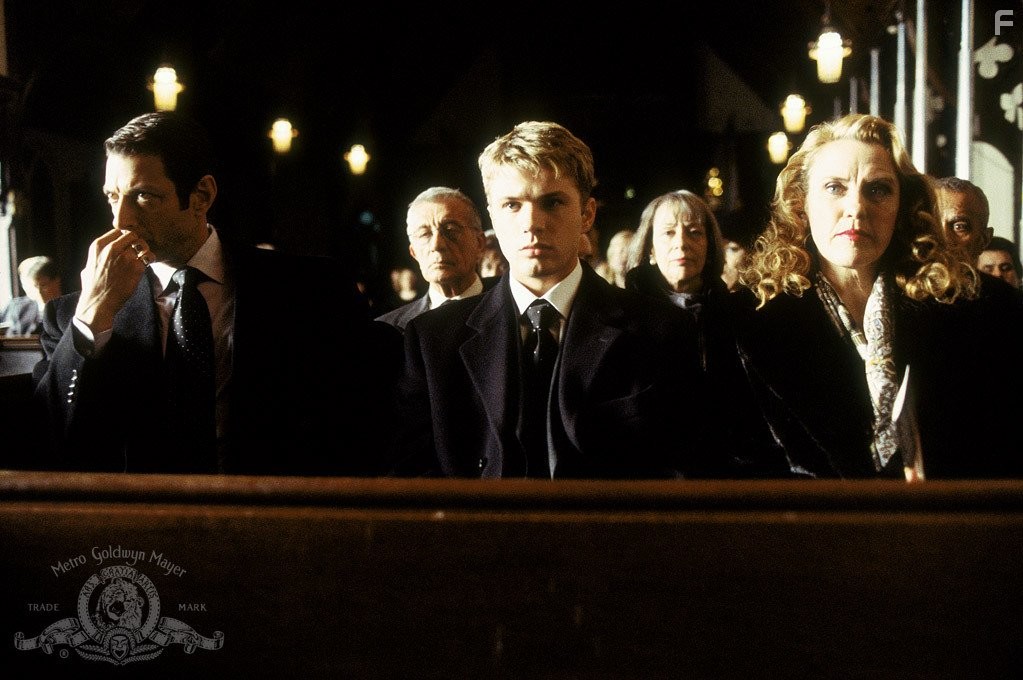 Jeff Goldblum, Ryan Phillippe, and Celia Weston in Игби идет ко дну (2002)