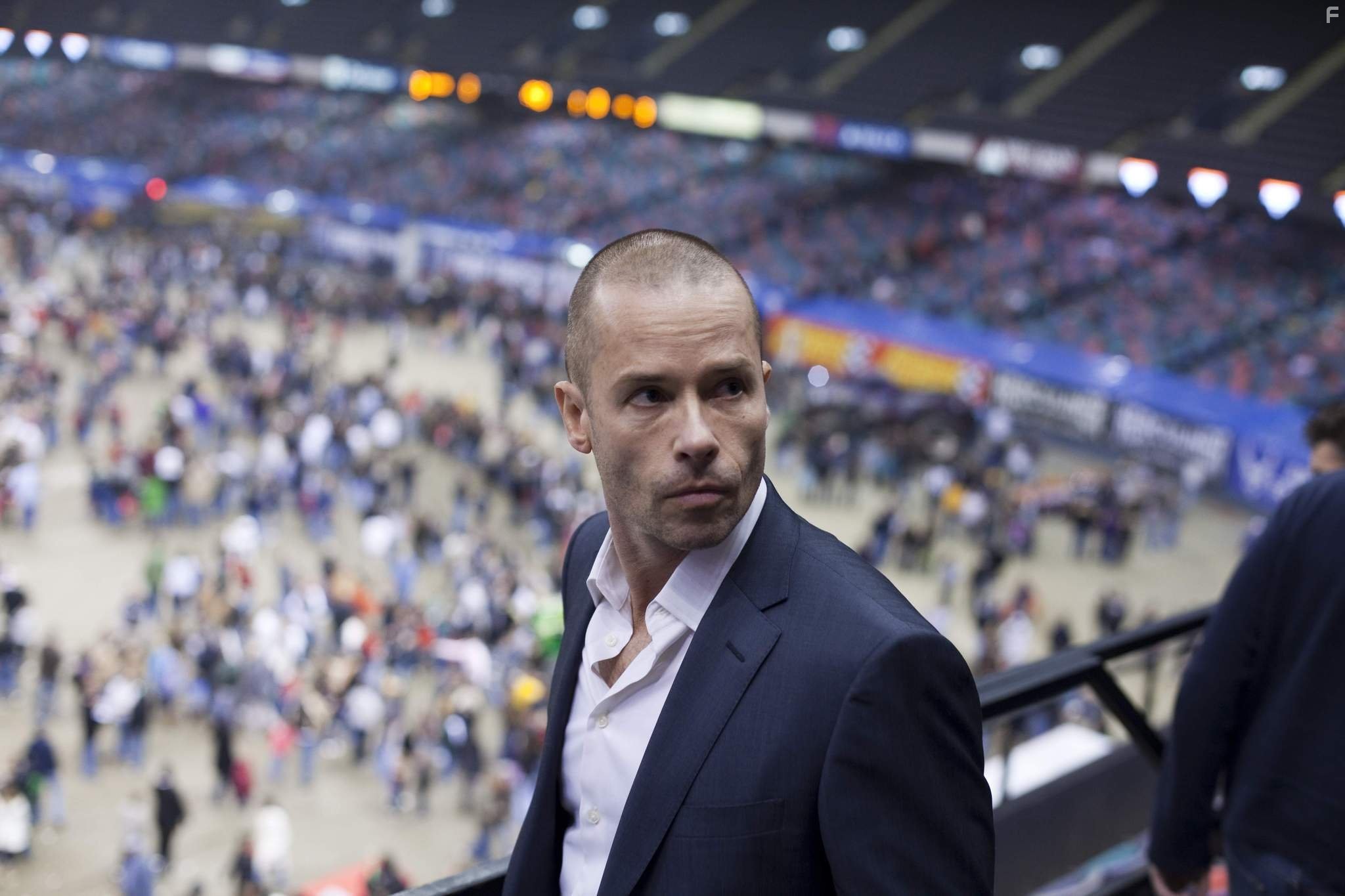 Guy Pearce in Голодный кролик атакует (2011)