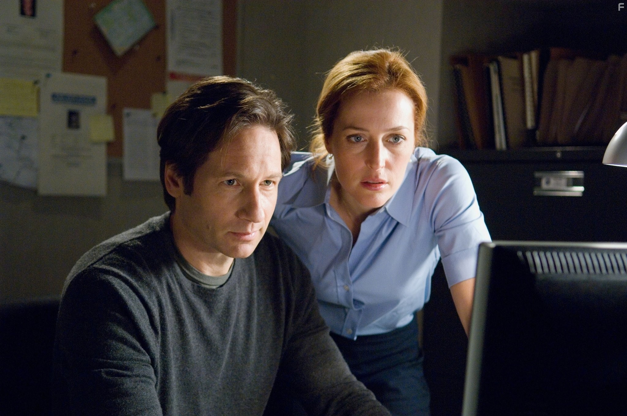 Gillian Anderson and David Duchovny in Секретные материалы: Хочу верить (2008)
