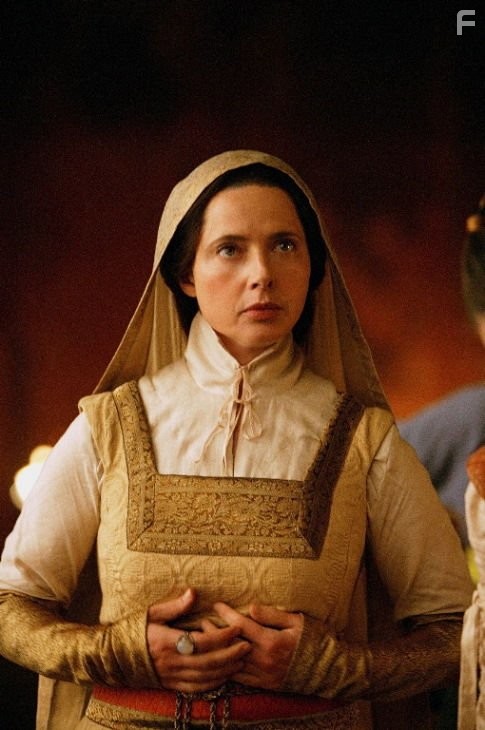 Isabella Rossellini in Волшебник Земноморья (2004)