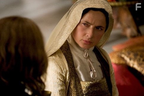 Isabella Rossellini in Волшебник Земноморья (2004)