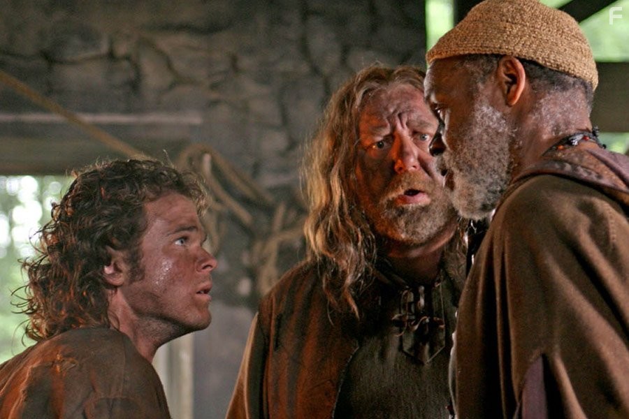 Danny Glover, Shawn Ashmore, and Dave 'Squatch' Ward in Волшебник Земноморья (2004)