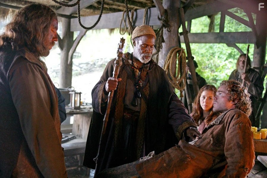 Danny Glover, Shawn Ashmore, Dave 'Squatch' Ward, and Erin Karpluk in Волшебник Земноморья (2004)
