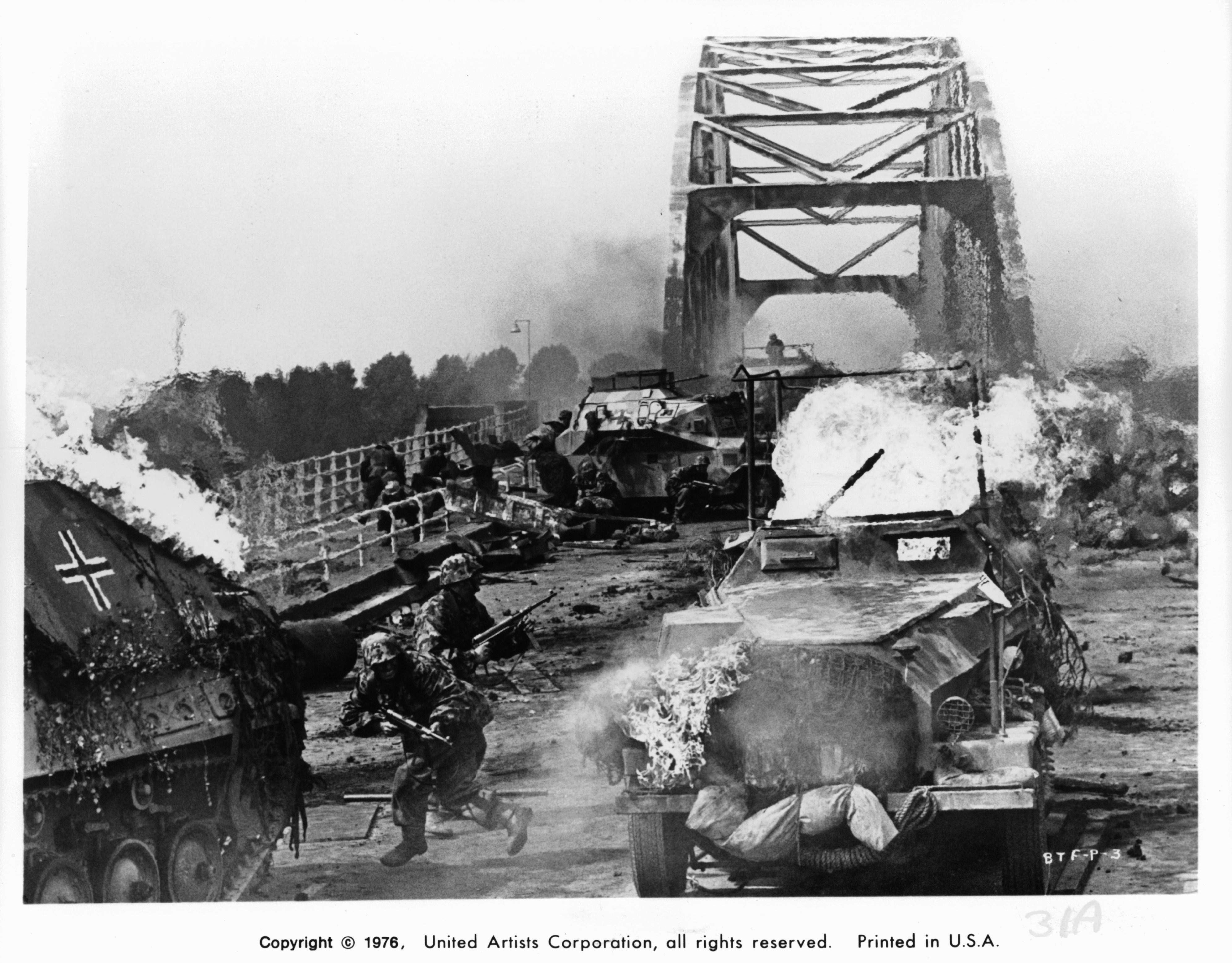 Мост слишком далеко (1977)