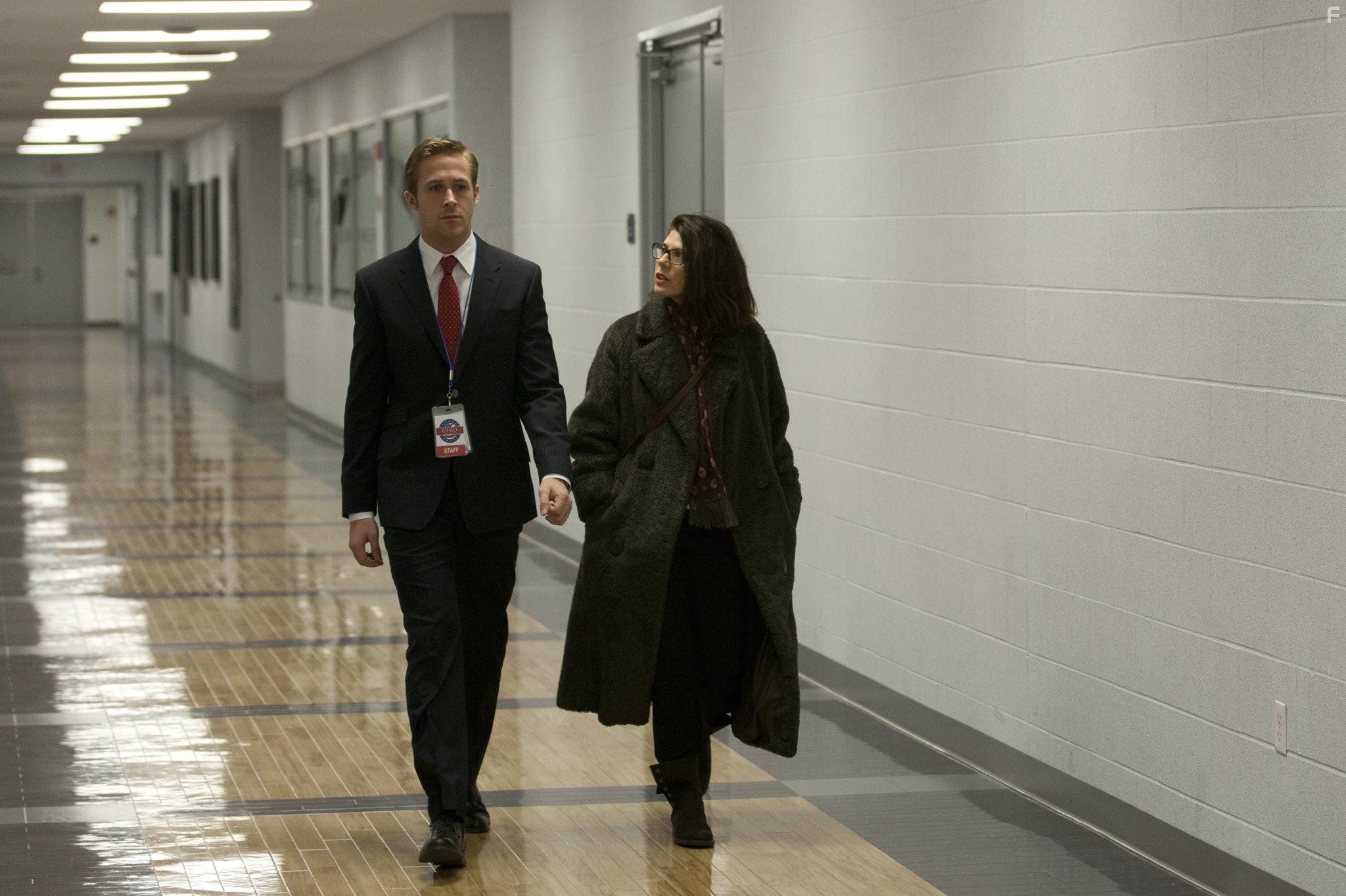 Marisa Tomei and Ryan Gosling in Мартовские иды (2011)