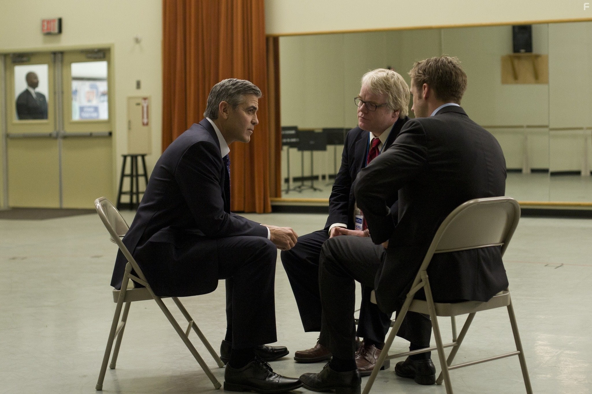 George Clooney, Philip Seymour Hoffman, and Ryan Gosling in Мартовские иды (2011)