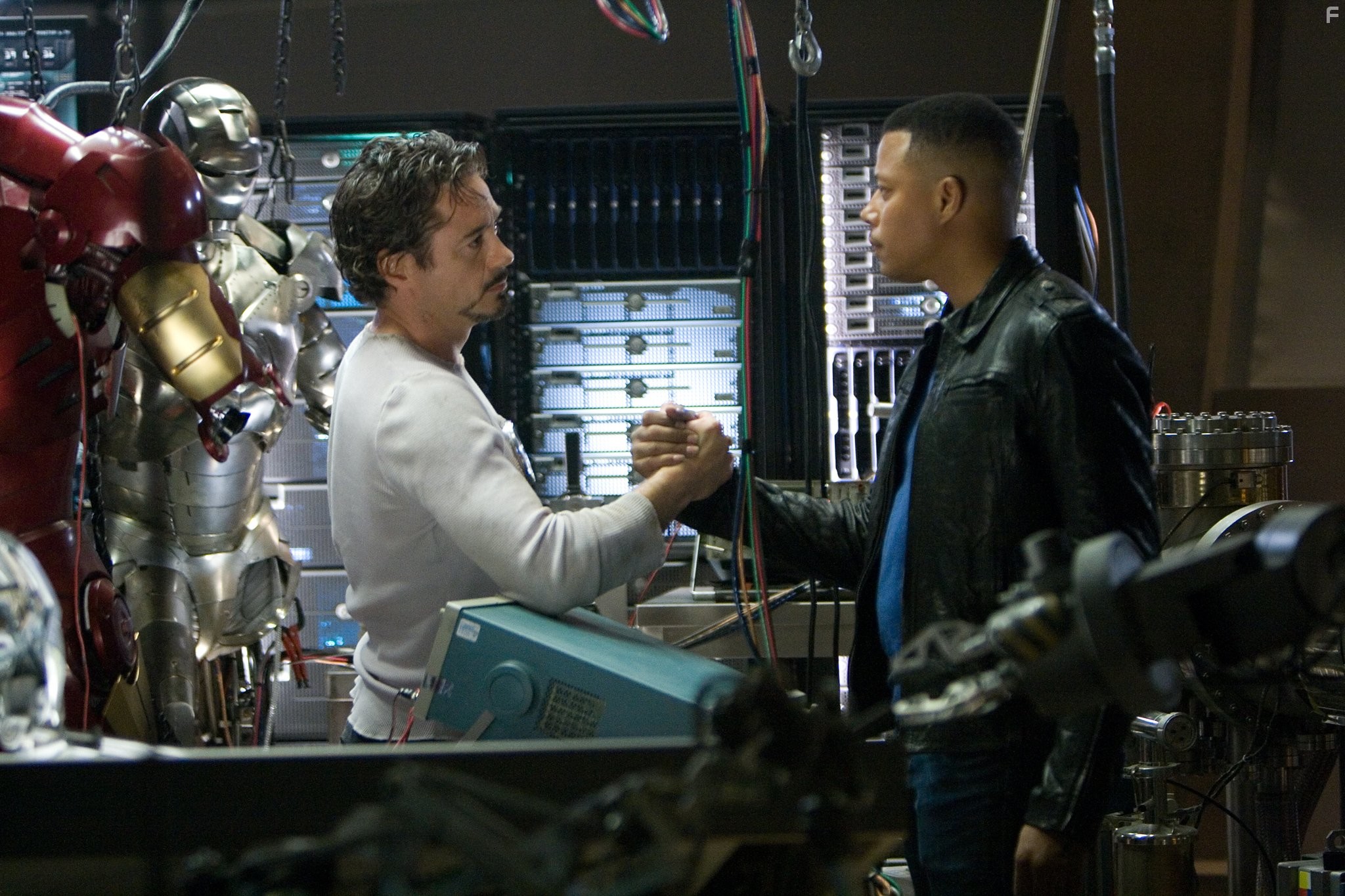 Robert Downey Jr. and Terrence Howard in Железный человек (2008)