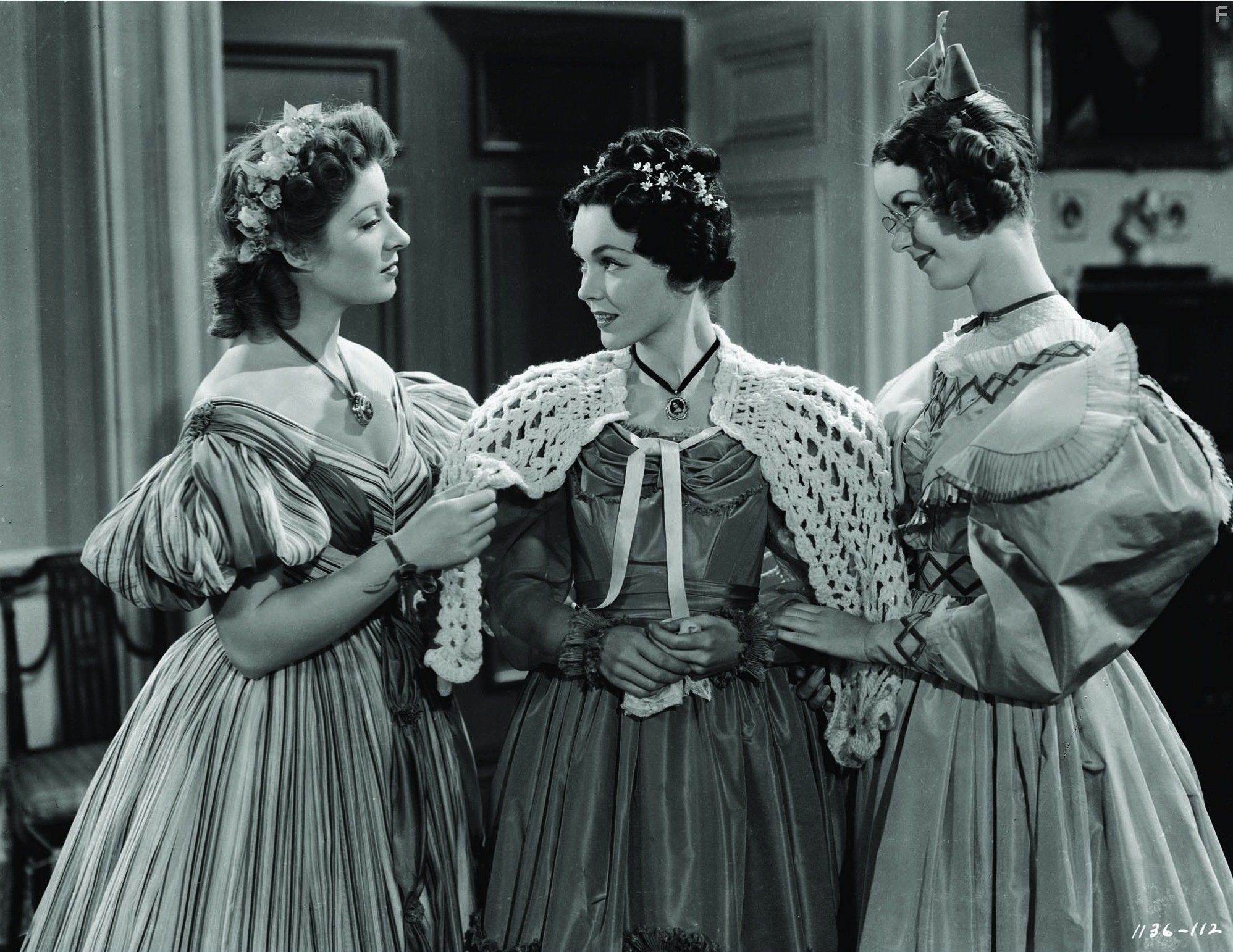 Maureen O'Sullivan, Greer Garson, Marsha Hunt, and Ann Rutherford in Гордость и предубеждение (1940)