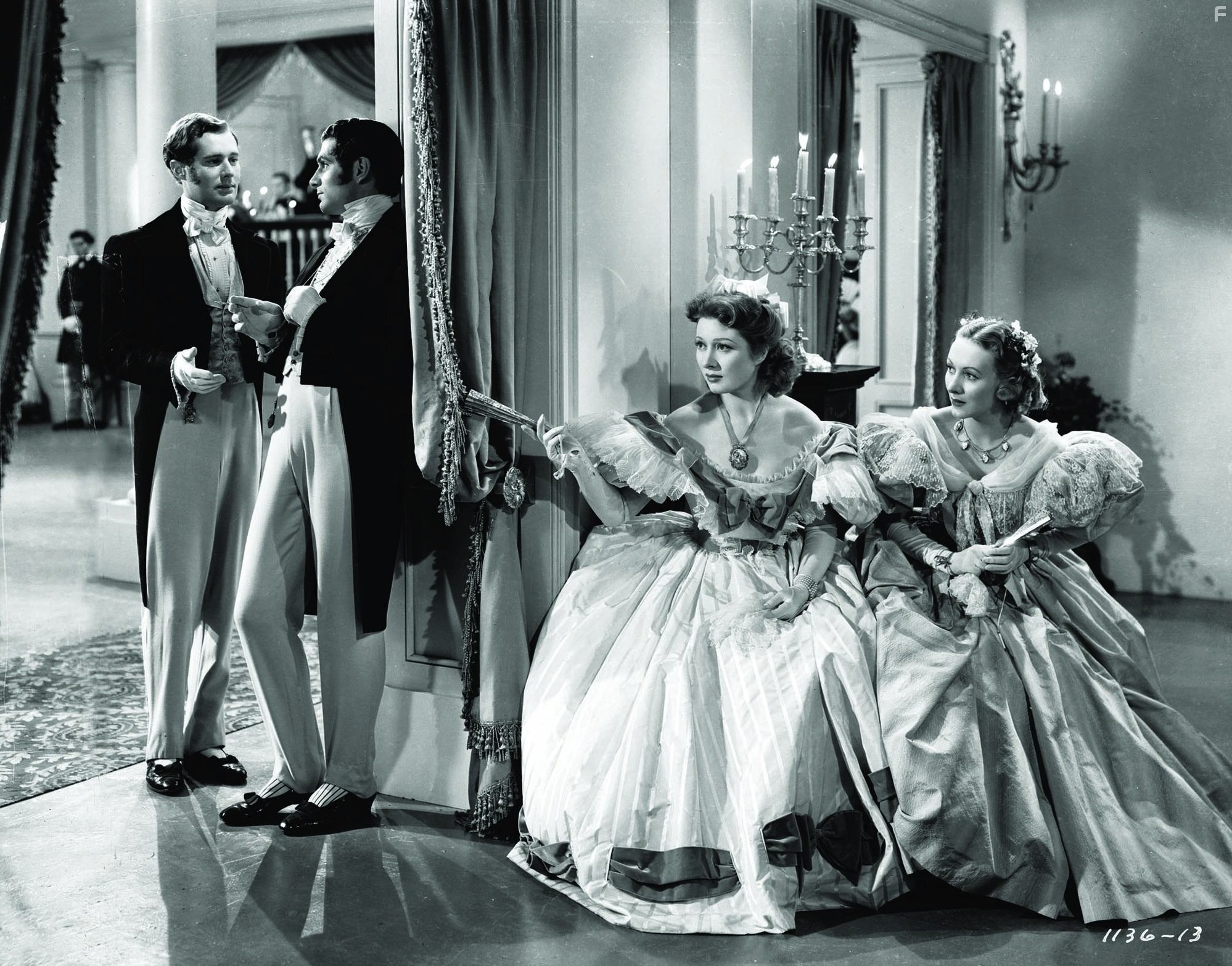 Laurence Olivier, Greer Garson, Bruce Lester, and Karen Morley in Гордость и предубеждение (1940)