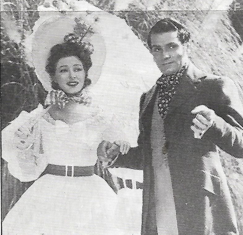 Laurence Olivier and Greer Garson in Гордость и предубеждение (1940)