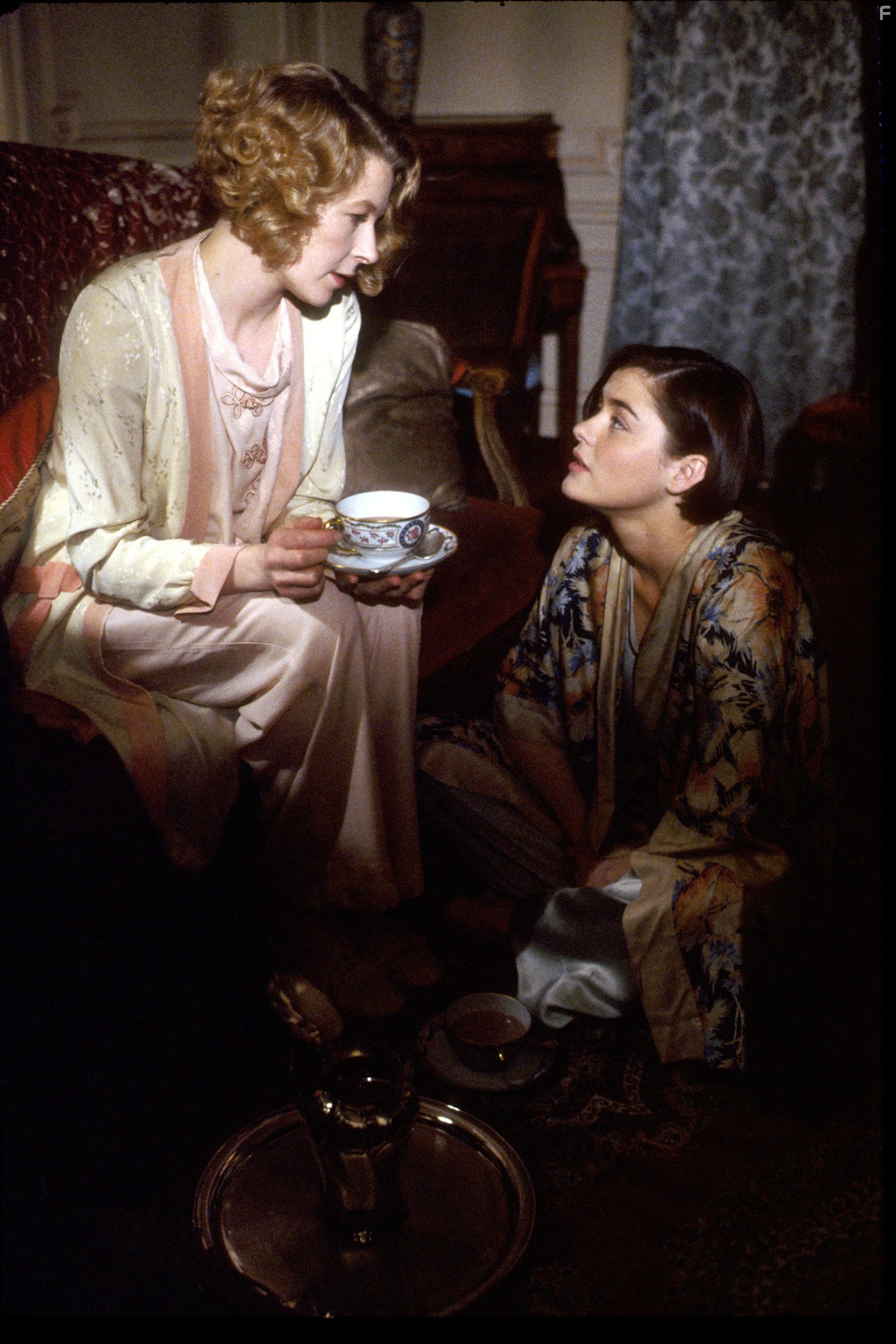 Stella Gonet and Louise Lombard in The House of Eliott (1991)