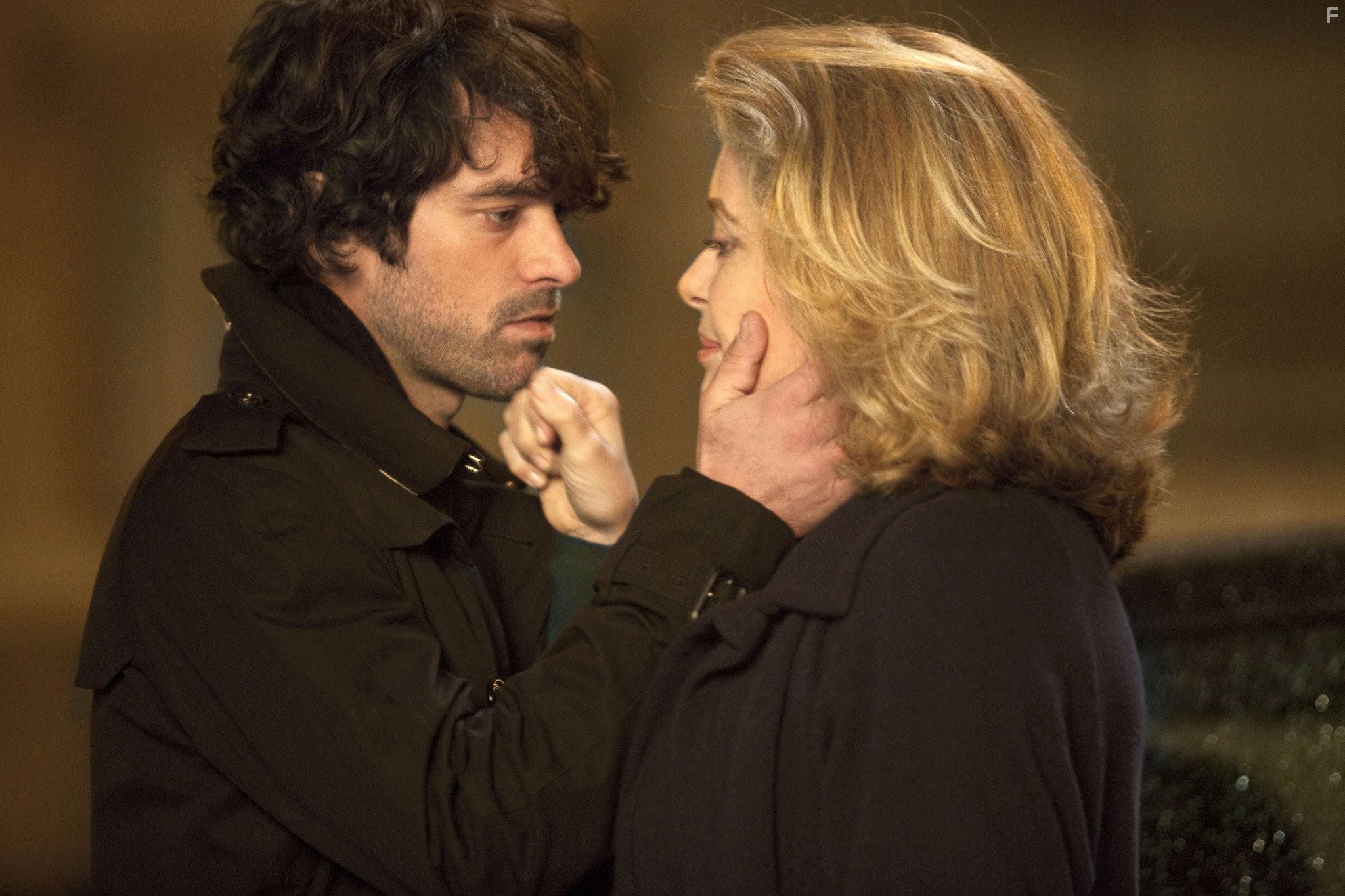 Catherine Deneuve and Romain Duris in Человек, который хотел жить по-своему (2010)
