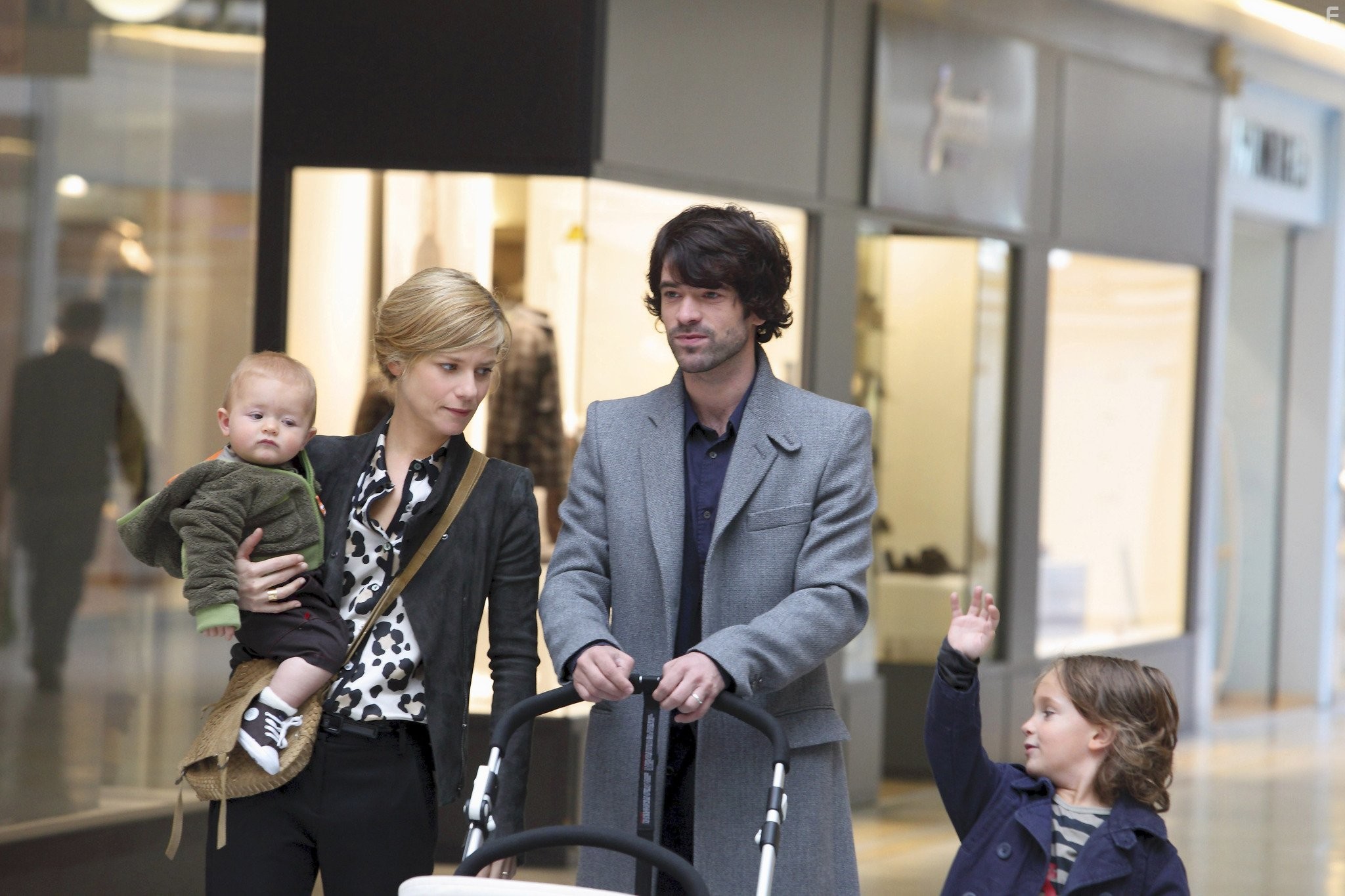 Romain Duris and Marina Fo?s in Человек, который хотел жить по-своему (2010)