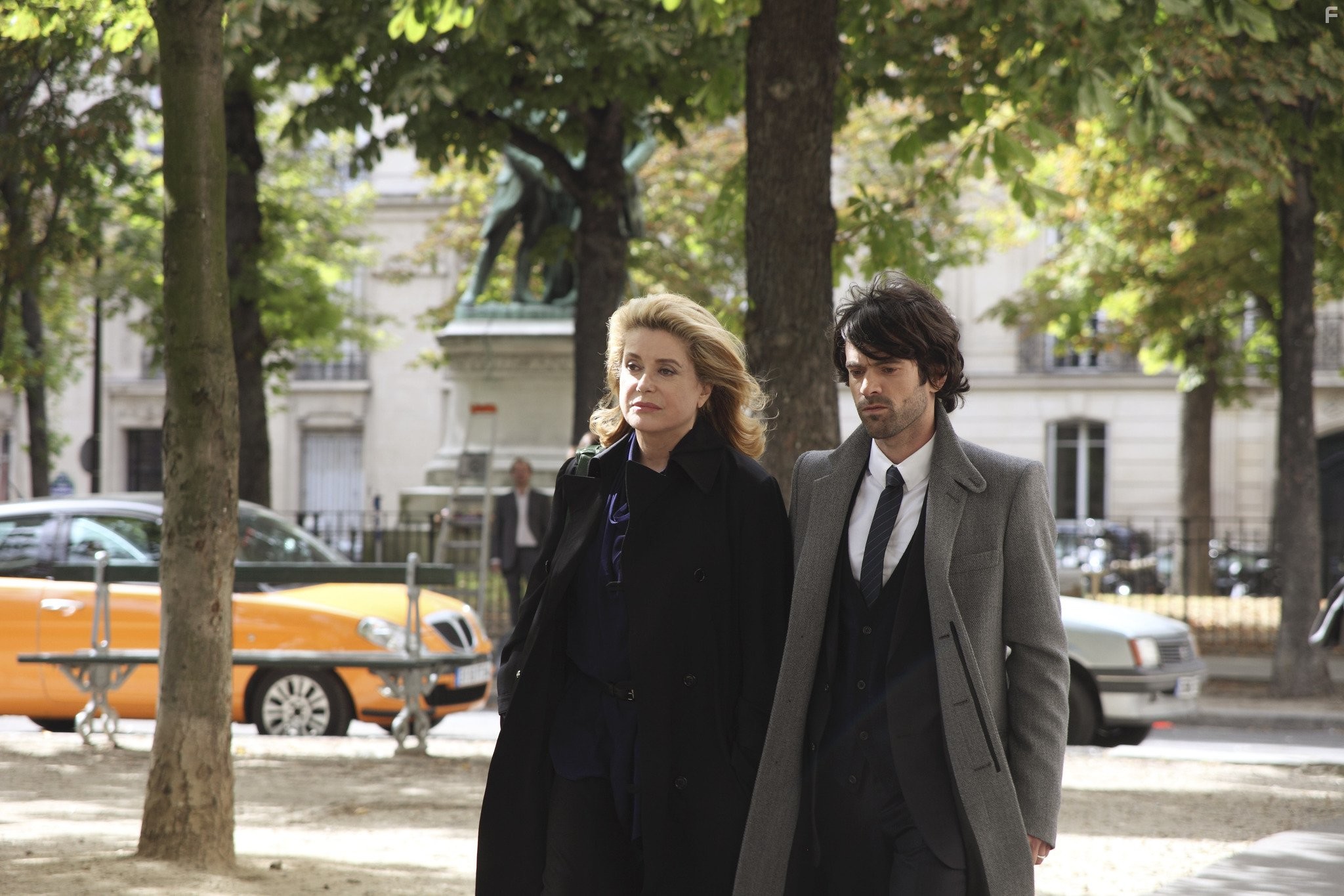 Catherine Deneuve and Romain Duris in Человек, который хотел жить по-своему (2010)