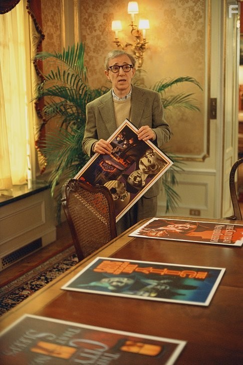 Director Val Waxman (WOODY ALLEN) has a hard time envisioning poster ideas for his latest movie in Woody Allen's contemporary comedy HOLLYWOOD ENDING, being distributed domestically by DreamWorks.
