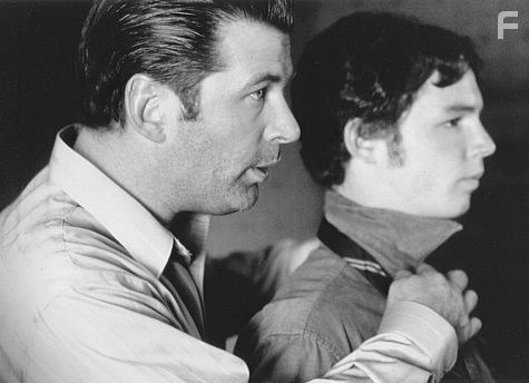 Alec Baldwin and Shawn Hatosy in Первая любовь (1999)