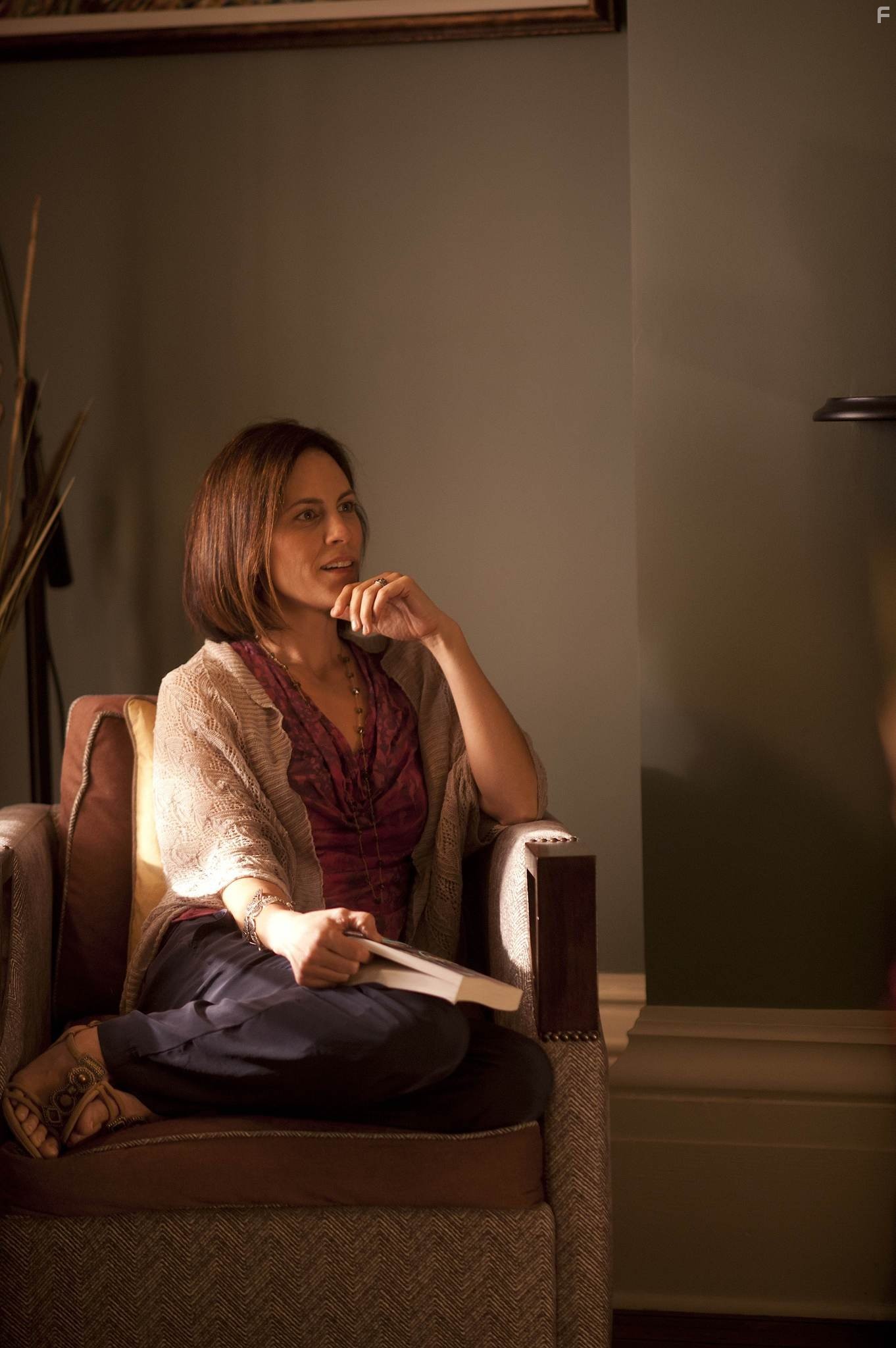 Annabeth Gish in Мешок с костями (2011)