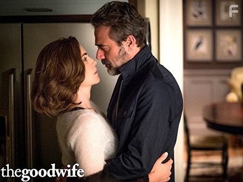 Julianna Margulies and Jeffrey Dean Morgan in Правильная жена (2009)