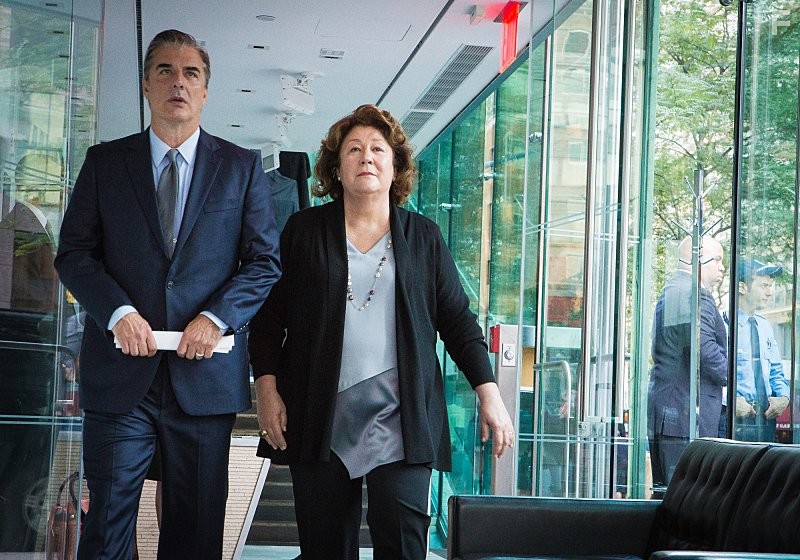 Margo Martindale and Chris Noth in Правильная жена (2009)