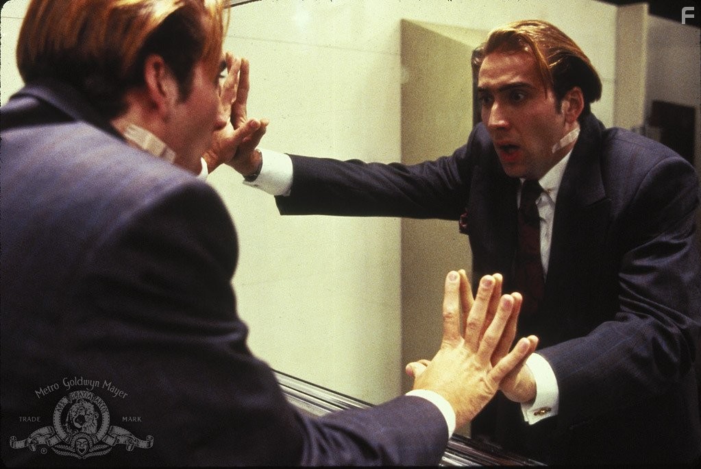 Nicolas Cage in Поцелуй вампира (1988)