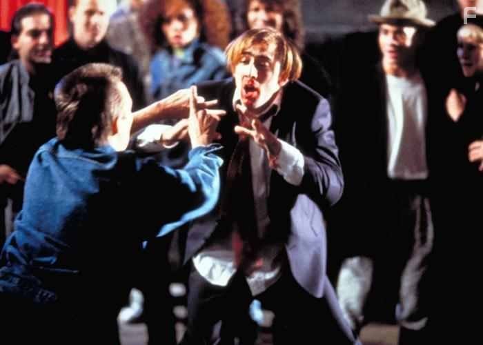 Nicolas Cage in Поцелуй вампира (1988)