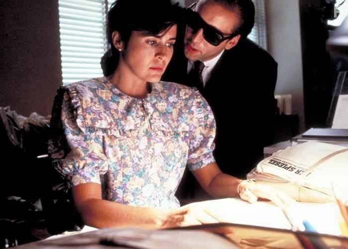 Nicolas Cage and Maria Conchita Alonso in Поцелуй вампира (1988)