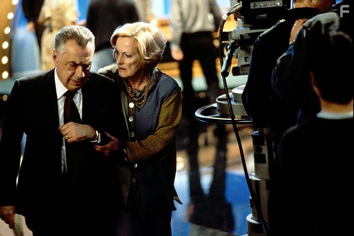 Philip Baker Hall in Магнолия (1999)