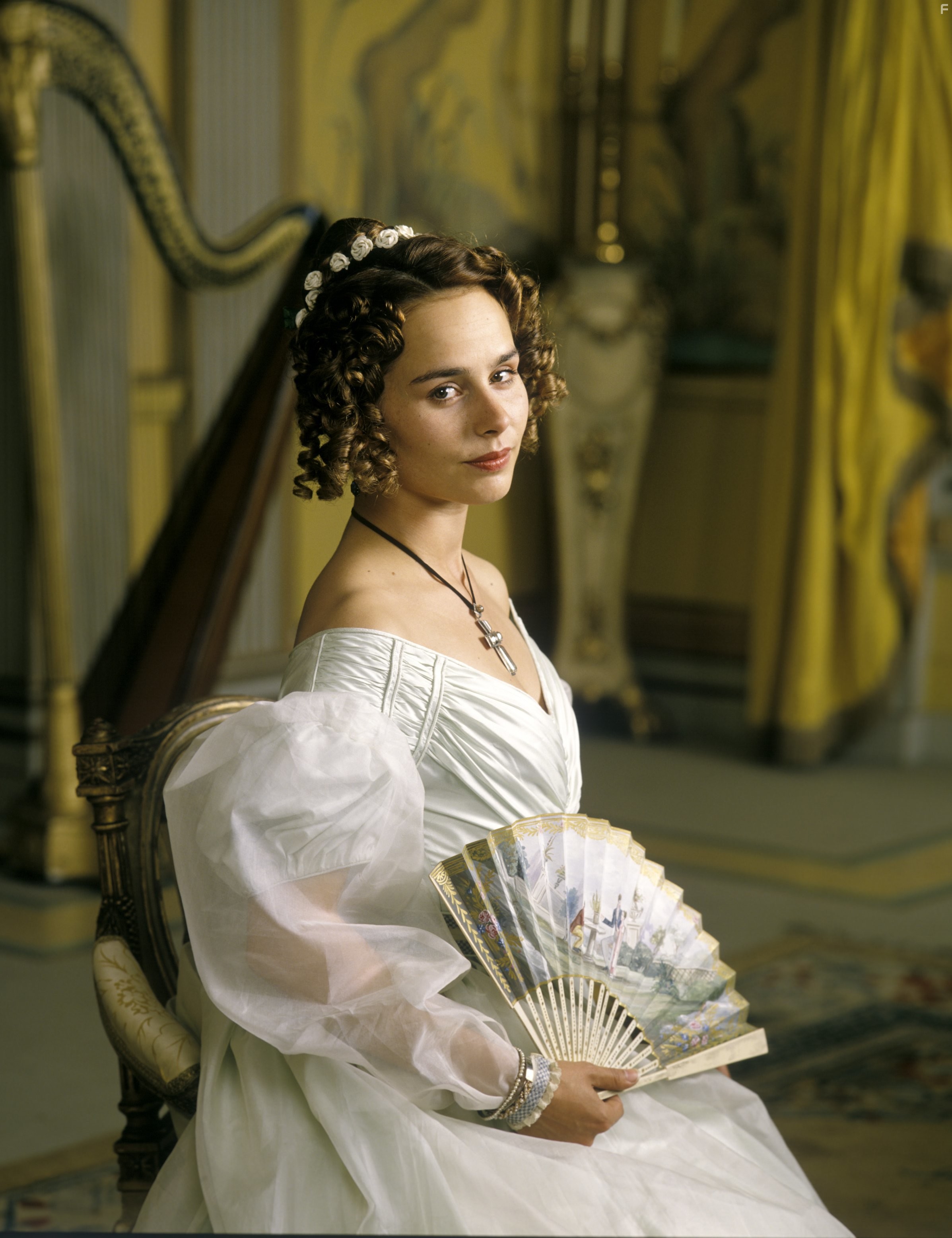 Tara Fitzgerald in Незнакомка из Уайлдфелл-Холла (1996)