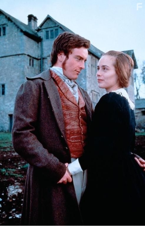 Tara Fitzgerald and Toby Stephens in Незнакомка из Уайлдфелл-Холла (1996)