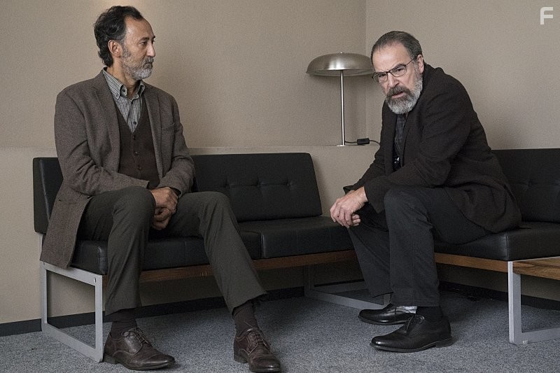 Mandy Patinkin and Ercan Durmaz in Родина (2011)