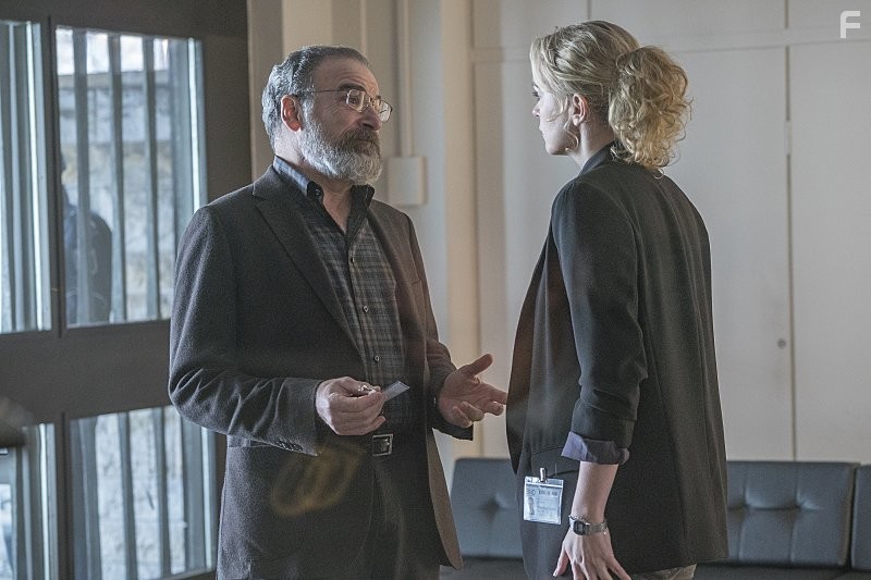 Mandy Patinkin and Nina Hoss in Родина (2011)
