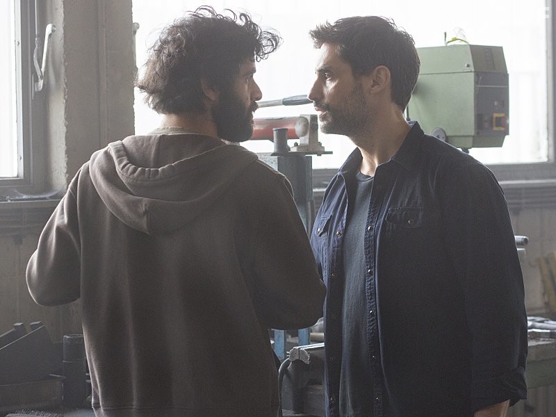 Ren? Ifrah and Erol Afsin in Родина (2011)