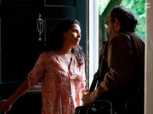 Sarita Choudhury in Родина (2011)