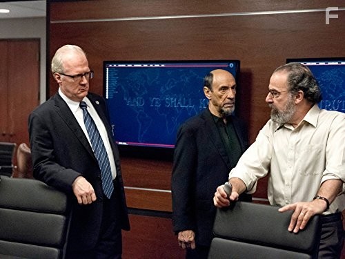 F. Murray Abraham, Mandy Patinkin, and Tracy Letts in Родина (2011)