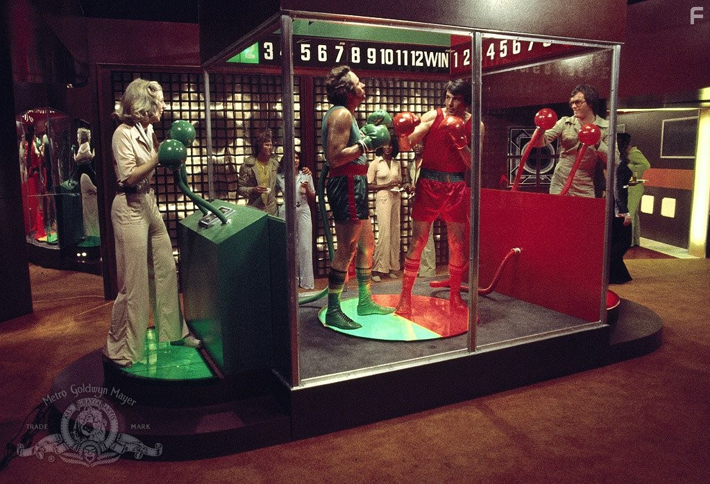 Blythe Danner and Peter Fonda in Мир будущего (1976)