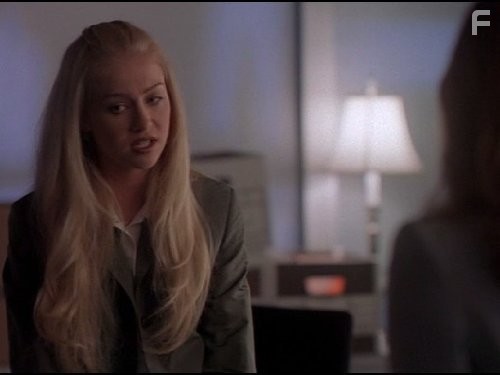 Portia de Rossi in Элли МакБил (1997)