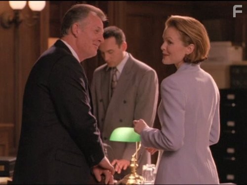 Элли МакБил (1997)