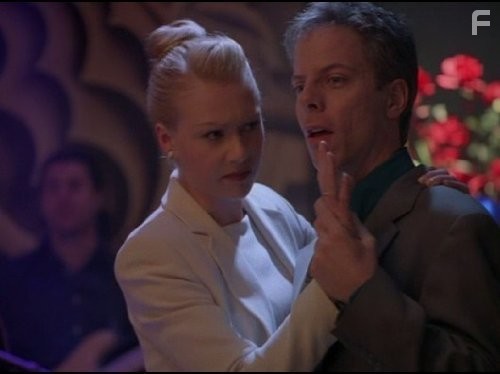 Portia de Rossi and Greg Germann in Элли МакБил (1997)